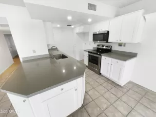 Photo #5: 6451962 Listing 