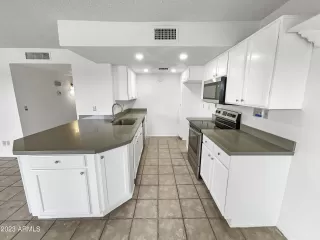 Photo #6: 6451962 Listing 