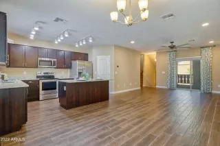 Photo #4: 6452544 Listing