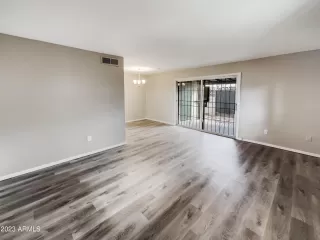 Photo #2: 6452885 Listing 
