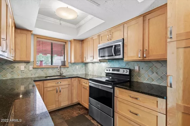 MLS: 6452918 Condo For Sale