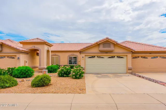 MLS: 6452968 Condo For Sale