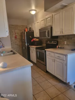 Photo #3: 6452969 Listing