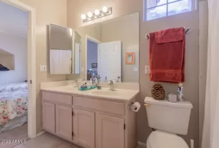 Photo #5: 6453789 Listing