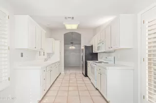 Photo #4: 6453995 Listing