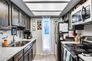 Photo #4: 6454155 Listing