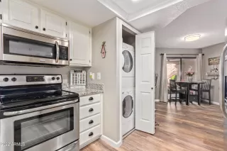 Photo #5: 6454379 Listing