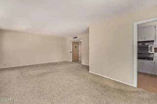 Photo #4: 6454599 Listing