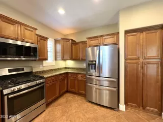 Photo #5: 6454710 Listing