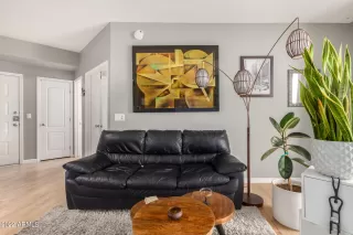 Photo #4: 6454981 Listing