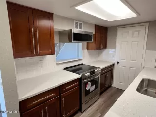 Photo #5: 6455181 Listing 