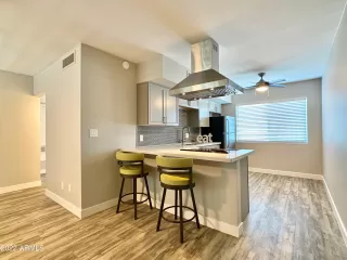 Photo #6: 6455369 Listing