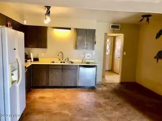 Photo #3: 6455561 Listing