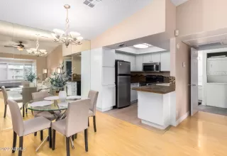 Photo #6: 6455645 Listing