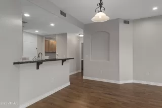 Photo #6: 6455720 Listing 