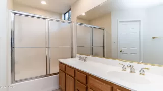 Photo #6: 6455880 Listing
