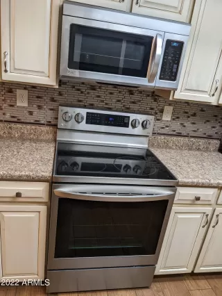 Photo #2: 6455958 Listing 