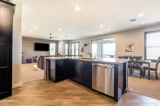 Photo #5: 6456067 Listing 