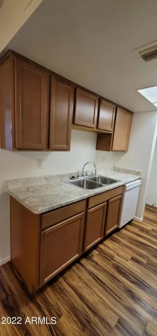 Photo #4: 6456340 Listing