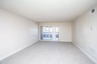 Photo #4: 6456753 Listing