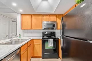 Photo #5: 6456932 Listing 