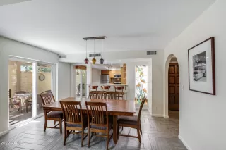 Photo #6: 6456998 Listing 