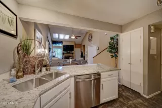 Photo #4: 6457034 Listing