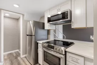 Photo #4: 6457162 Listing 