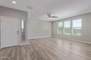 Photo #5: 6457352 Listing