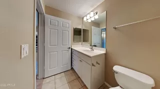 Photo #6: 6457367 Listing