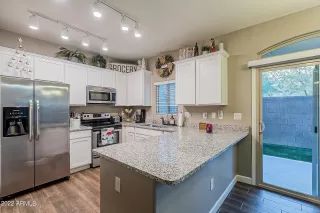 Photo #3: 6457429 Listing