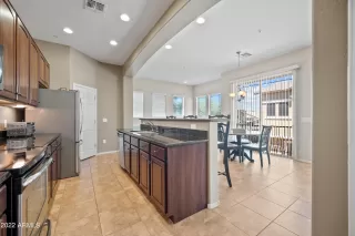 Photo #5: 6457610 Listing