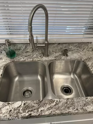 Photo #5: 6457617 Listing 