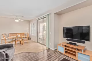 Photo #4: 6457763 Listing