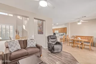 Photo #5: 6457763 Listing
