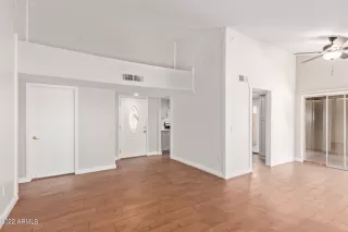 Photo #3: 6457795 Listing