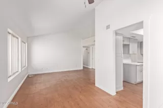 Photo #6: 6457795 Listing