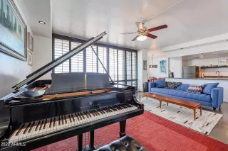 Photo #5: 6457821 Listing