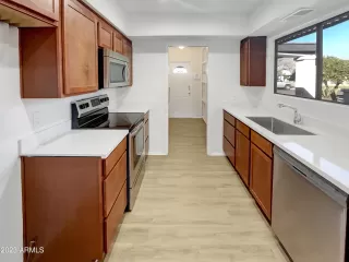 Photo #2: 6457834 Listing 