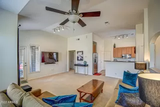 Photo #5: 6457977 Listing