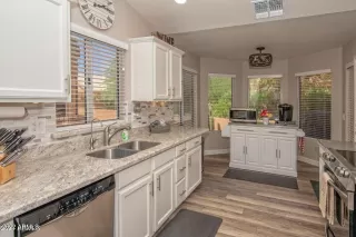 Photo #5: 6458230 Listing 