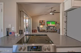 Photo #6: 6458230 Listing 