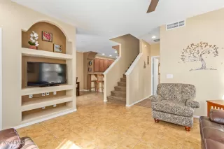 Photo #6: 6458323 Listing