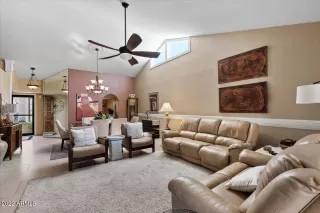 Photo #6: 6458578 Listing