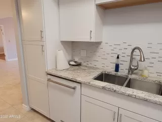 Photo #6: 6458590 Listing 