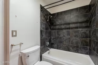 Photo #5: 6458637 Listing