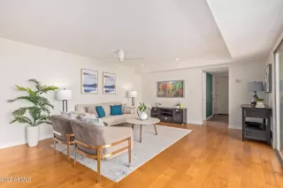 Photo #5: 6458673 Listing