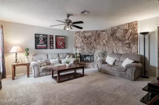 Photo #4: 6458995 Listing