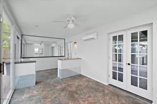 Photo #5: 6459137 Listing