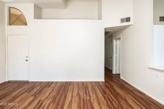 Photo #3: 6459337 Listing